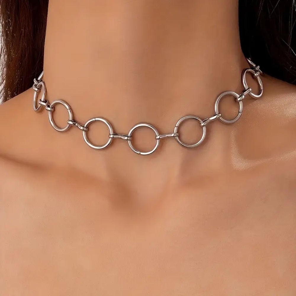 Versatile Minimalist Geometric Circle Pendant Necklace Choker for women